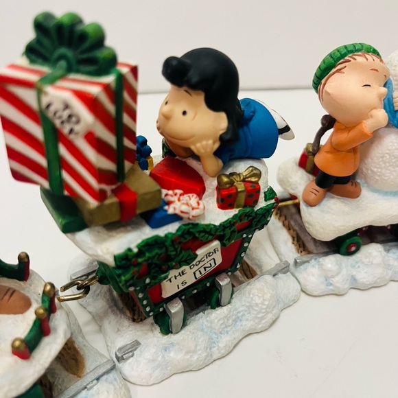 The Danbury Mint Peanuts Holiday Train Sculpture Collection Christmas Train